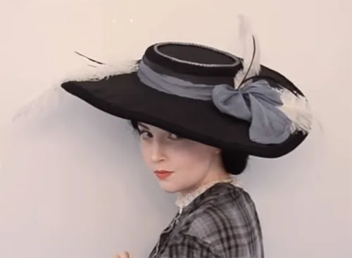 Hat18
