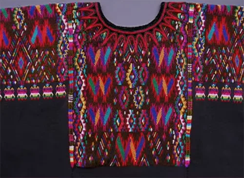 Huipil weaving12