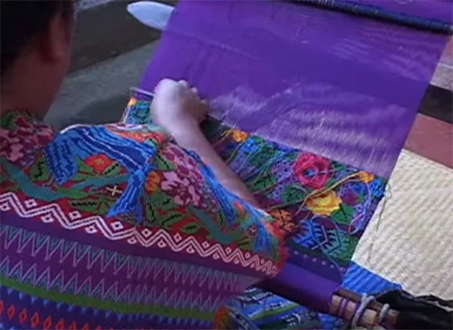 Huipil weaving8