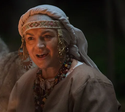 Temple rings attached to headband Ukrainian movie The Stronghold