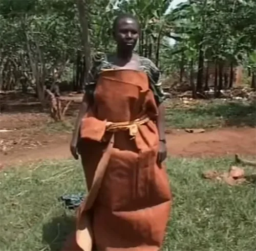 Ugandan traditional craft of barkcloth making. How to make fabric from tree bark