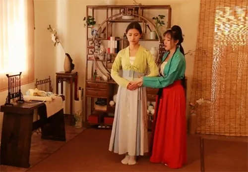 Chinese daily Hanfu vs traditional Hanfu: real-life stories