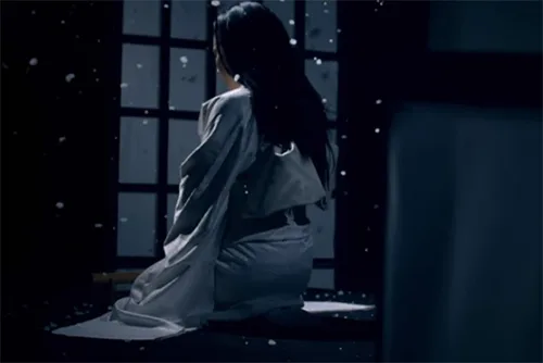 Evolution of Japanese kimono. 15th-century kimonos and modern red carpet kimonos