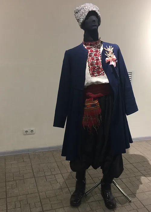 Groom’s wedding attire from Poltava region of Ukraine early 20th century