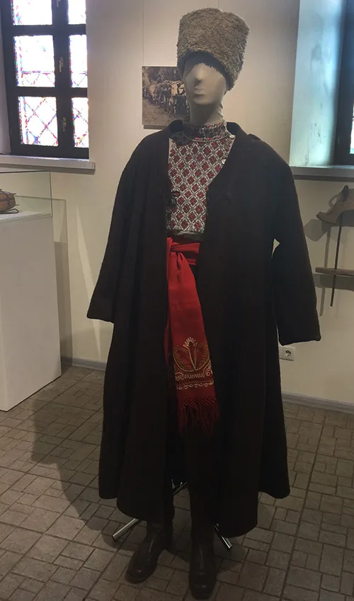 Chumak’s attire from Sumy region of Ukraine early 20th century