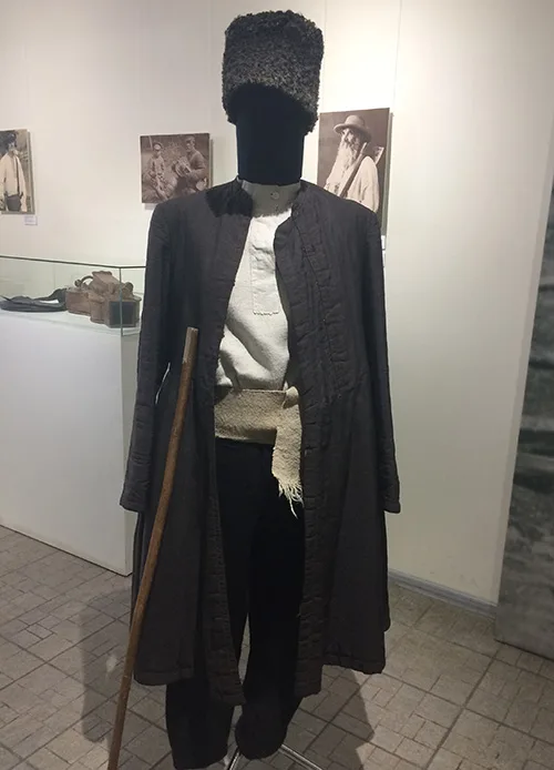 attire of Ukrainian musician Chernihiv region of Ukraine early 20th century