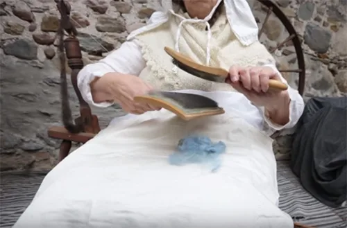 Carding wool8