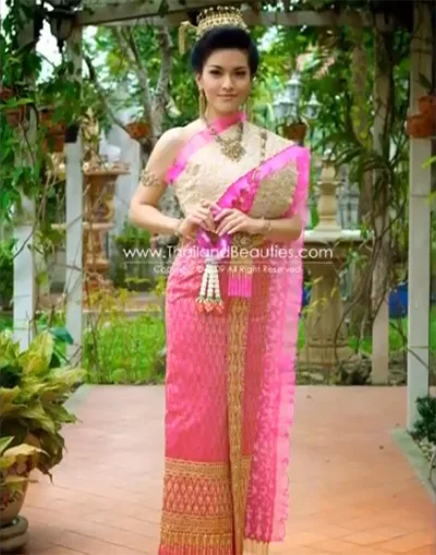 Chut Thai Chakkraphat Dress