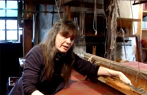 How to weave on a traditional Scottish weaving loom