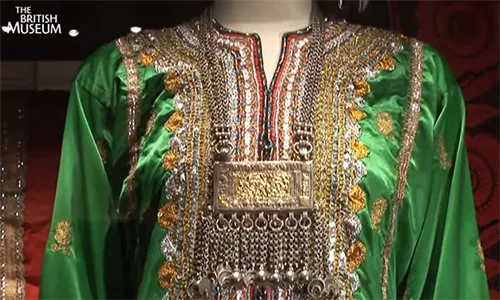 Traditional clothing and jewelry of Oman in the British Museum