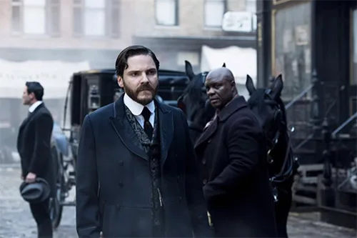 Stage costumes in series “The Alienist” are period-accurate to American Gilded Age