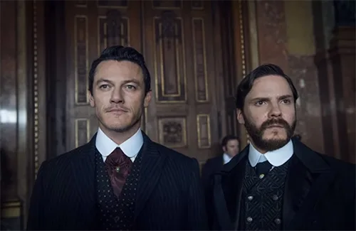 Stage costumes in TV crime series The Alienist