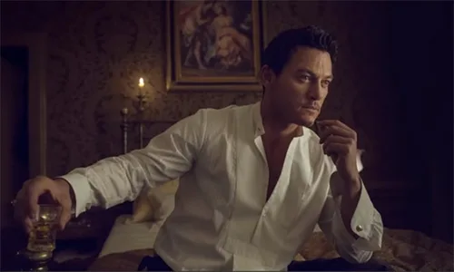 Stage costumes in TV crime series The Alienist