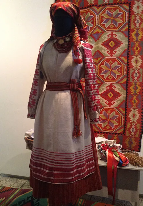 Polissia costume3