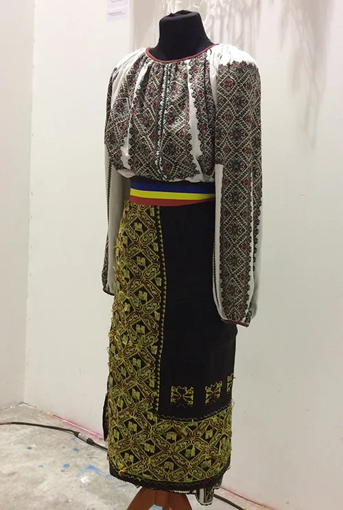 Romanian folk women's attire