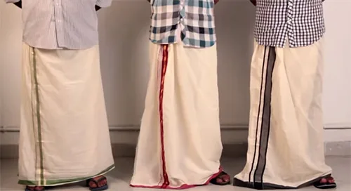Indian folk garment Mundu. How to wear mundu
