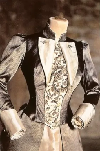 Stage costumes in Bram Stoker's Dracula movie