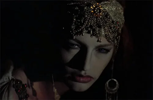 Stage costumes in Bram Stoker's Dracula movie