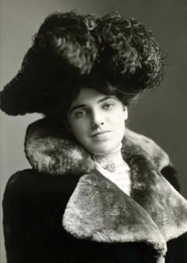 Vintage photos of Edwardian-era women in period-accurate clothing
