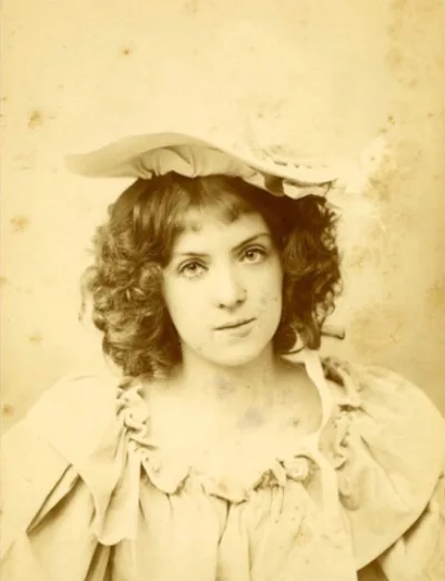 Vintage photos of Edwardian-era women in period-accurate clothing