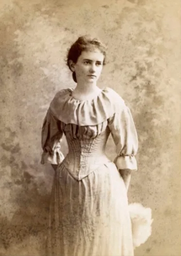 Vintage photos of Edwardian-era women in period-accurate clothing