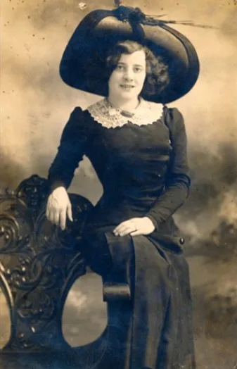Vintage photos of Edwardian-era women in period-accurate clothing