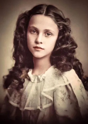 Colorized photos of adorable Edwardian-era girls