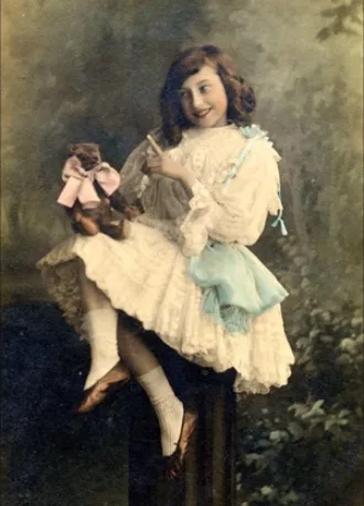 Colorized photos of adorable Edwardian-era girls