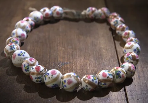 Vintage white Venetian glass necklace Kobrynsky National Museum of Folk Art
