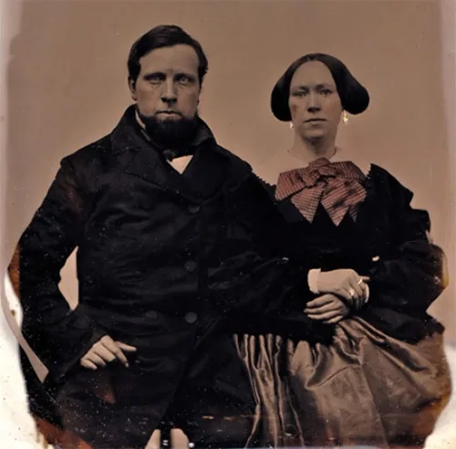 Vintage photos of wealthy Victorian couples in authentic clothing and jewelry