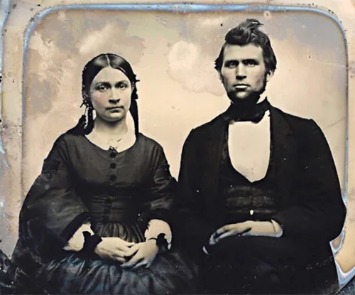 Vintage photos of wealthy Victorian couples in authentic clothing and jewelry