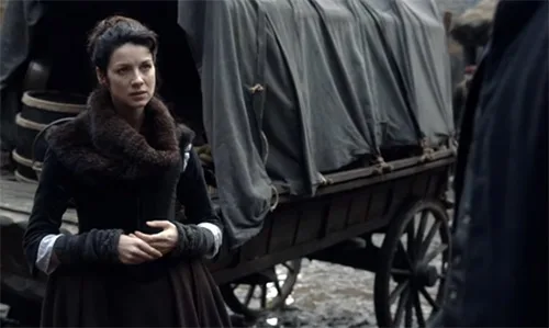 Stage costumes of Outlander series. Scottish 18th-century clothing of Claire Fraser