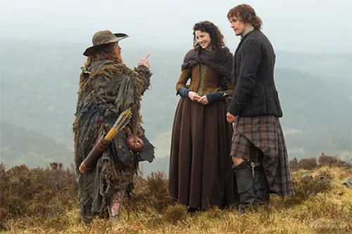 Stage costumes of Outlander series. Scottish 18th-century clothing of Claire Fraser