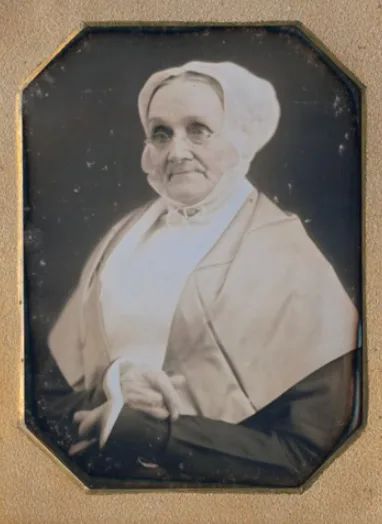 Old photos of adorable European elderly women born in 1700s