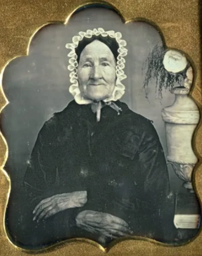 Old photos of adorable European elderly women born in 1700s