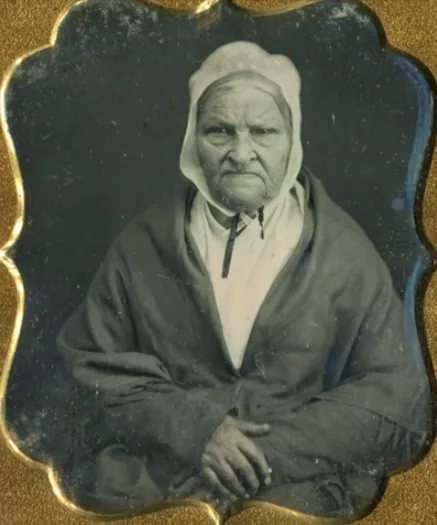 Old photos of adorable European elderly women born in 1700s