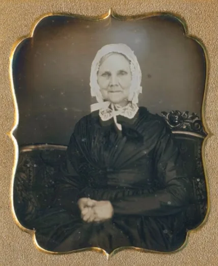 Old photos of adorable European elderly women born in 1700s