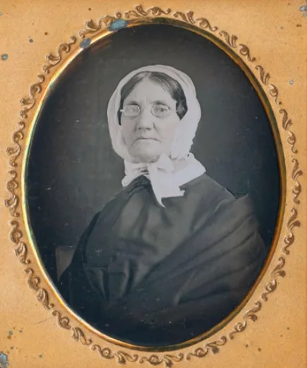 Old photos of adorable European elderly women born in 1700s