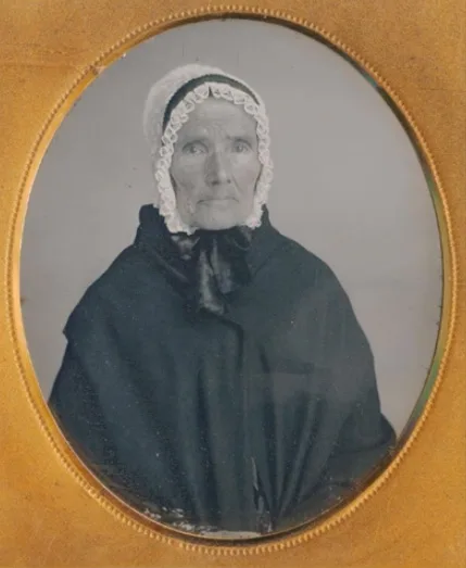 Old photos of adorable European elderly women born in 1700s