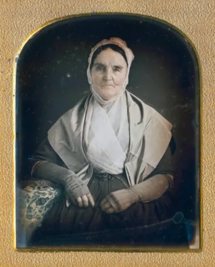 Old photos of adorable European elderly women born in 1700s
