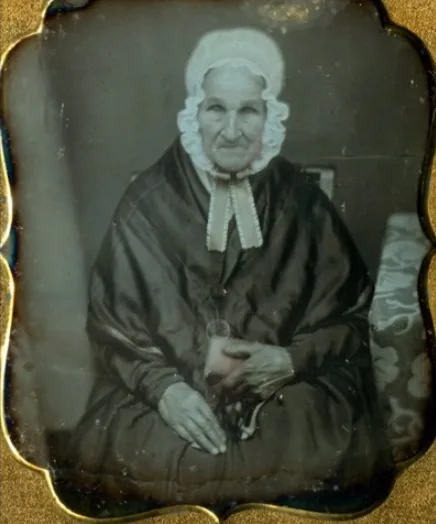 Old photos of adorable European elderly women born in 1700s