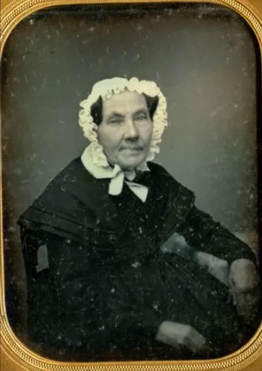 Old photos of adorable European elderly women born in 1700s