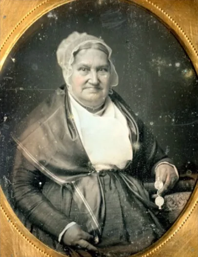 Old photos of adorable European elderly women born in 1700s