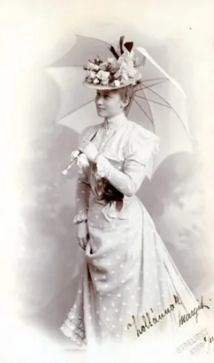 Vintage photos of Hungarian ladies from early 1900s