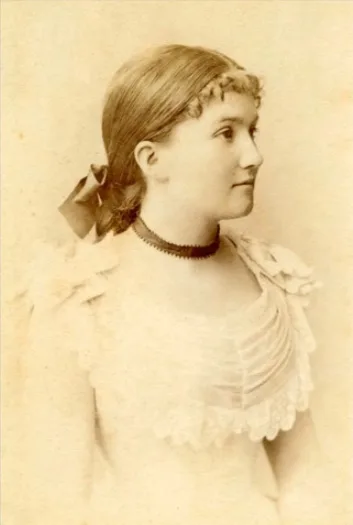 Vintage photos of Hungarian ladies from early 1900s
