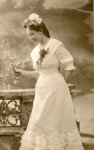 Vintage photos of Hungarian ladies from early 1900s