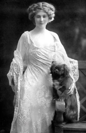 Vintage photos of women from Belle Époque