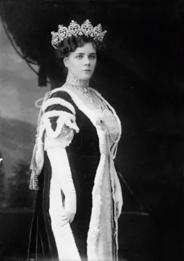 Vintage photos of women from Belle Époque