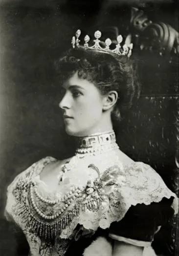 Vintage photos of women from Belle Époque