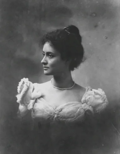 Vintage photos of women from Belle Époque